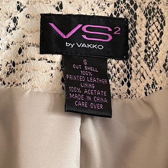 Vintage VS2 by Vakko tan & black animal printed leather jacket with belt - Picture 12 of 13